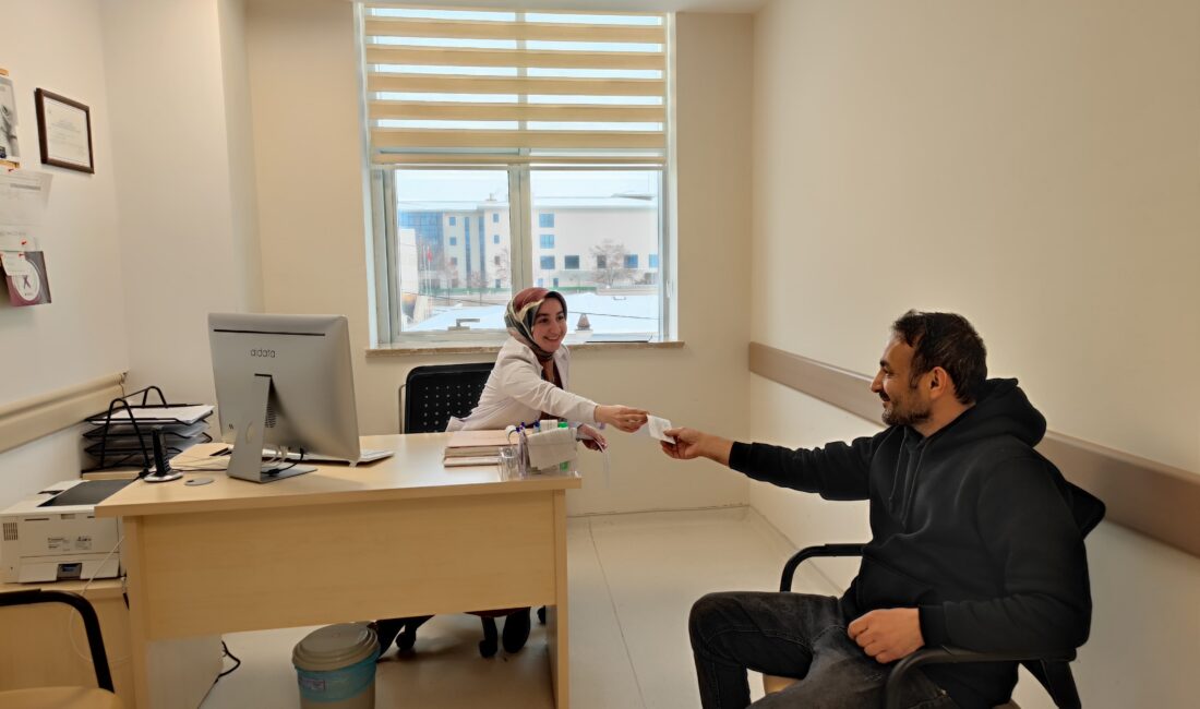 Erzincan Sağlıklı Hayat Merkezi’nde görevli Uzman Dr. Elif Pala Gün,