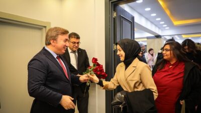 Erzincan’a ilk ataması yapılan 101 öğretmenle kahvaltılı bir programda bir