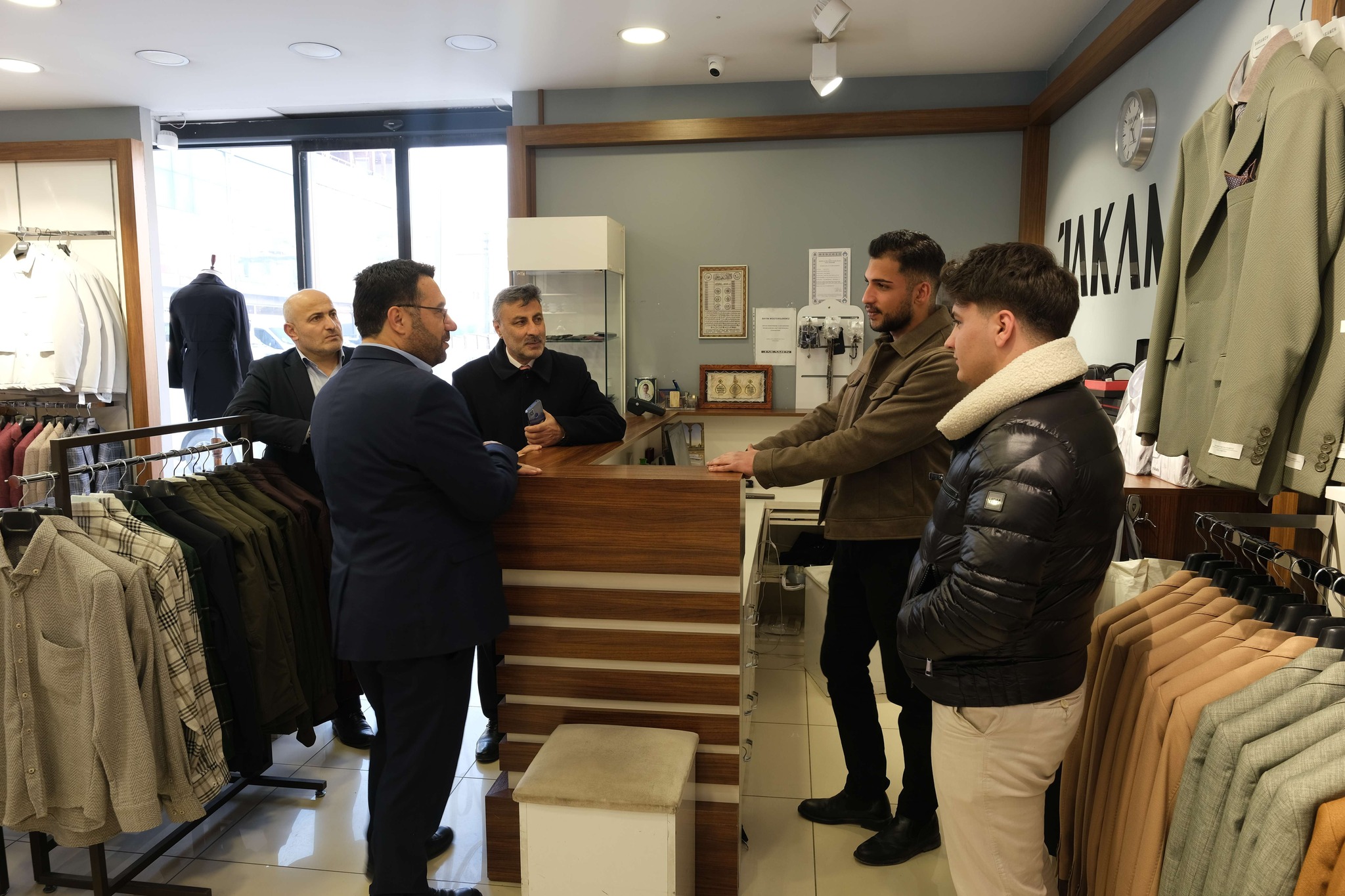 Ramazan ayının manevi atmosferi içinde, İl Müftüsü İsmail Fakirullahoğlu esnaf