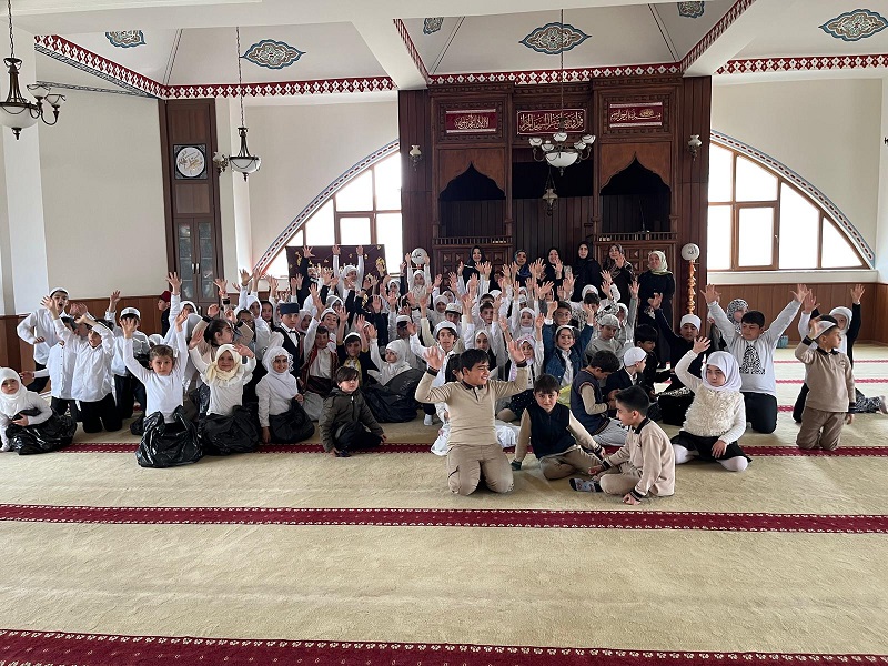“Şehirlerin kalbi camide buluşuyoruz, Cami çocuk buluşması” projesi kapsamında Fatih