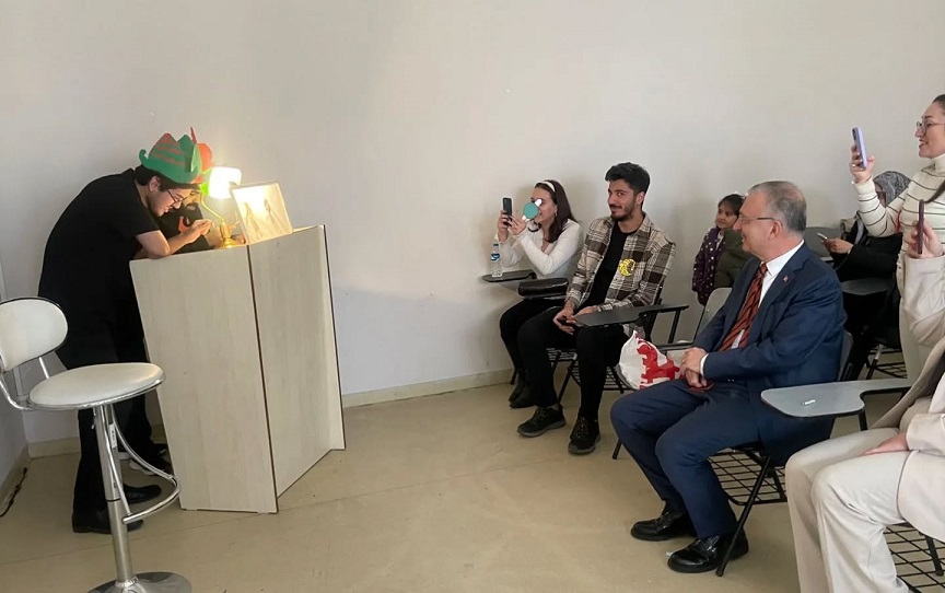 Erzincan Binali Yıldırım Üniversitesi Eğitim Fakültesi İngilizce Öğretmenliği Bölümü öğrencileri,