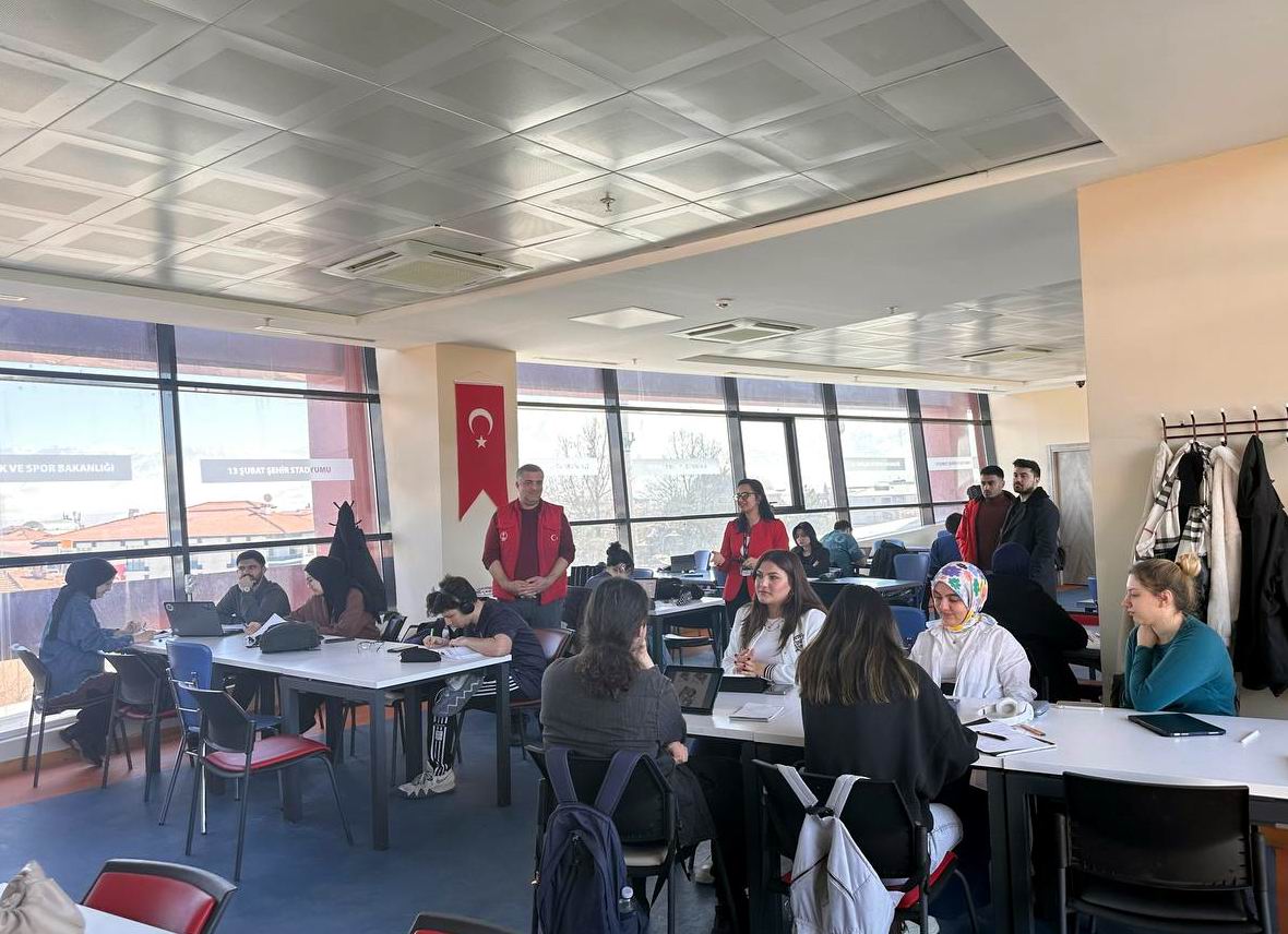 Erzincan’da 1-7 Mart Yeşilay Haftası kapsamında Türkiye Yeşilay Cemiyeti Erzincan