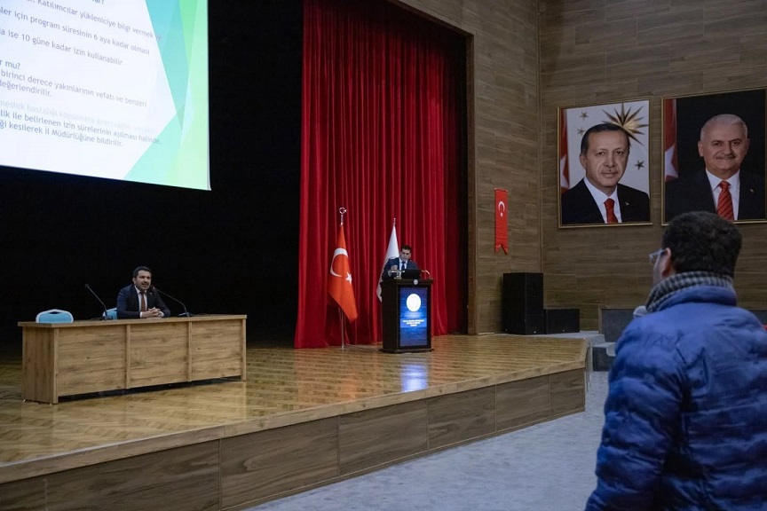 Erzincan Binali Yıldırım Üniversitesinde “İŞKUR Gençlik Programı” kapsamında çalışan öğrencilere