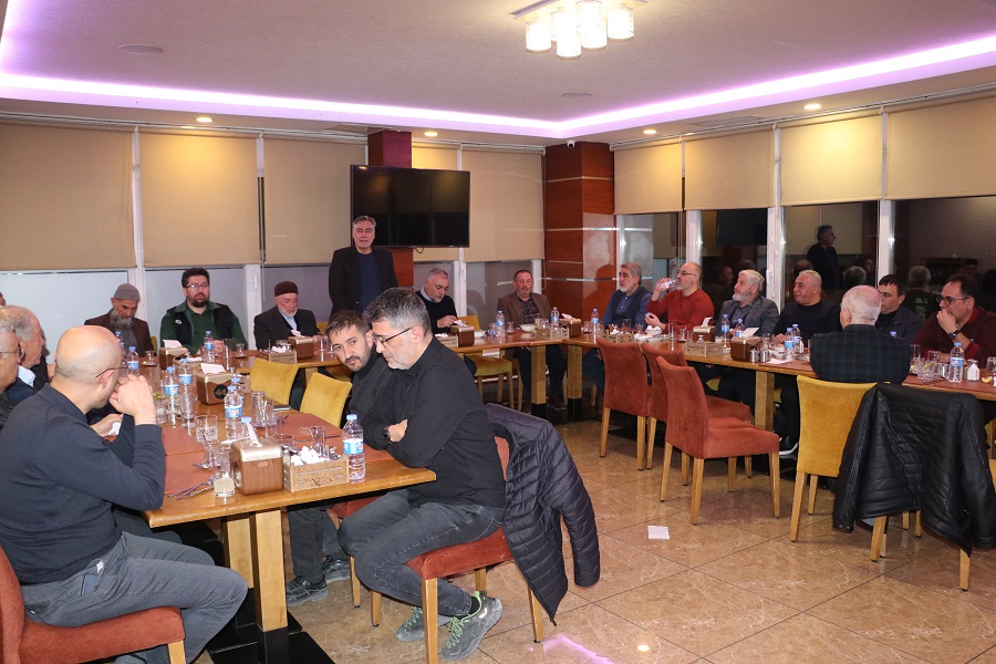 Erzincan İlim Yayma Cemiyeti tarafından verilen iftar yemeği üyelerin yoğun