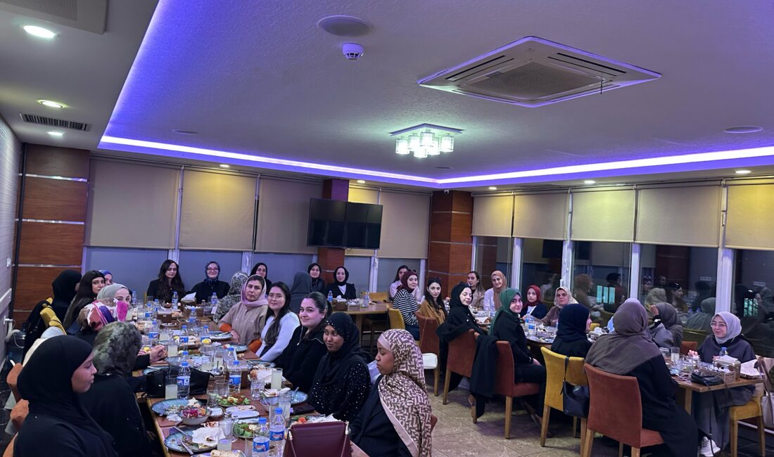 Erzincan İlim yayma Cemiyeti Hacı Gıyasettin Deniz kız öğrenci yurdunda