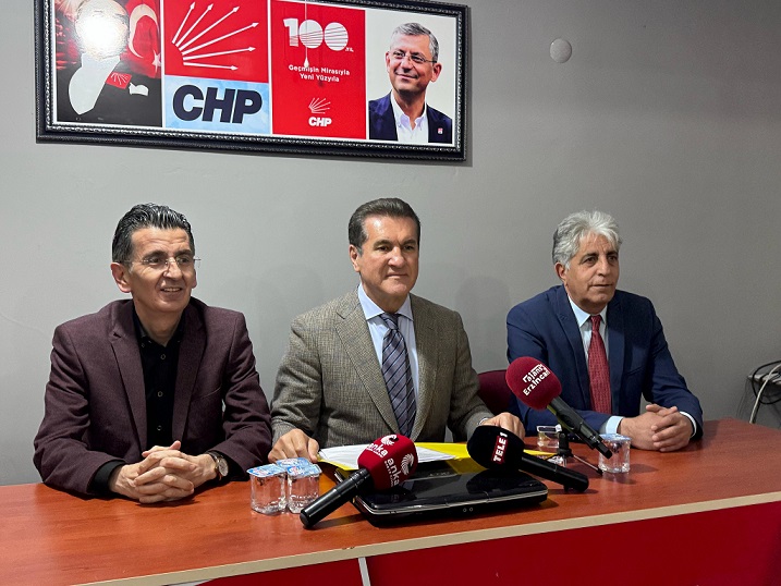 CHP Erzincan Milletvekili Mustafa Sarıgül, CHP Erzincan İl Başkanlığında bir