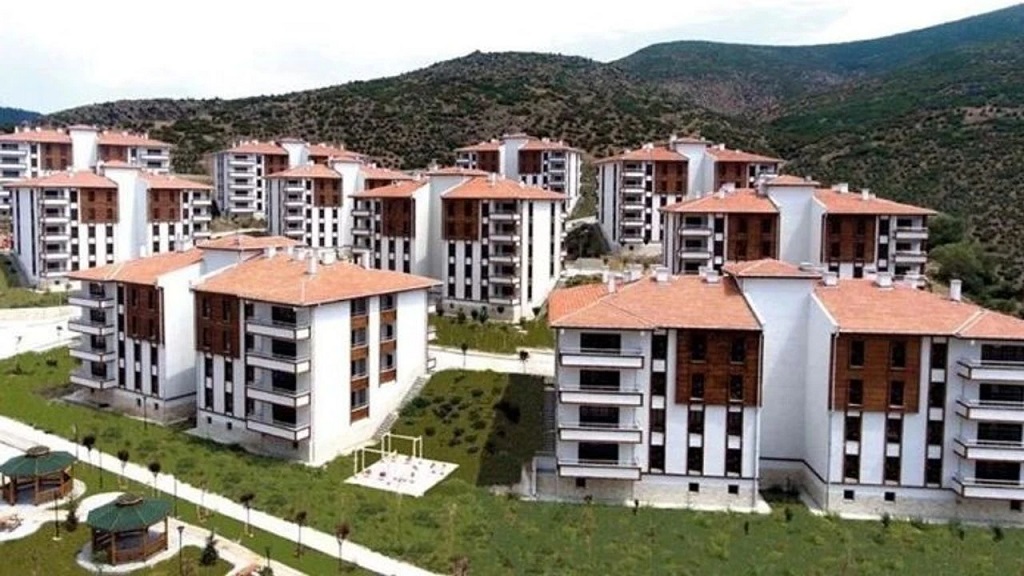Türkiye’de dar ve orta gelirli vatandaşları uygun ödeme koşullarıyla ev