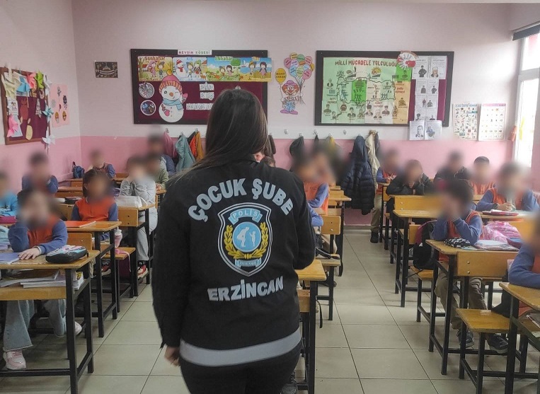 Erzincan İl Emniyet Müdürlüğü Çocuk Şube Müdürlüğü koordinesinde Trafik Tescil