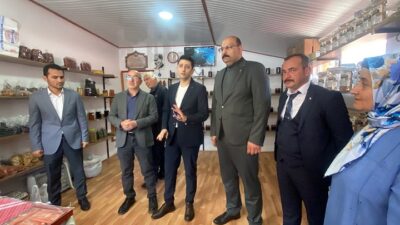 Kemaliye Kaymakamı İlhan Kayatürk, İl Genel Meclis Üyesi Sezai Bozkurt,