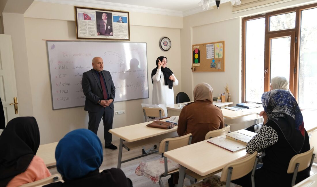 Erzincan İl Müftü Yardımcısı Medet Şahin, Şekerci İsmail İşitme Engelliler