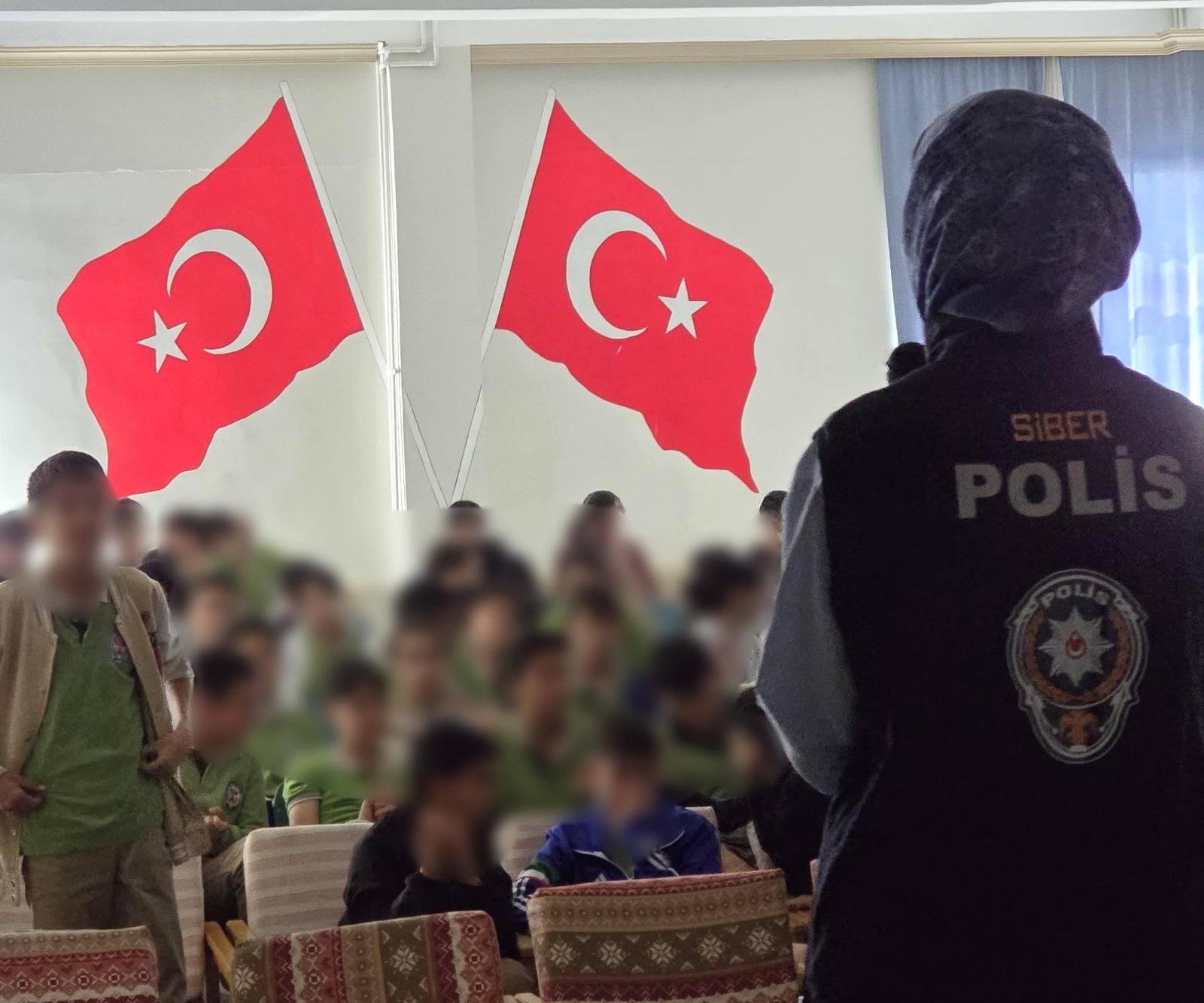 Erzincan İl Emniyet Müdürlüğü SİBER Suçlarla Mücadele Şube Müdürlüğü personeli