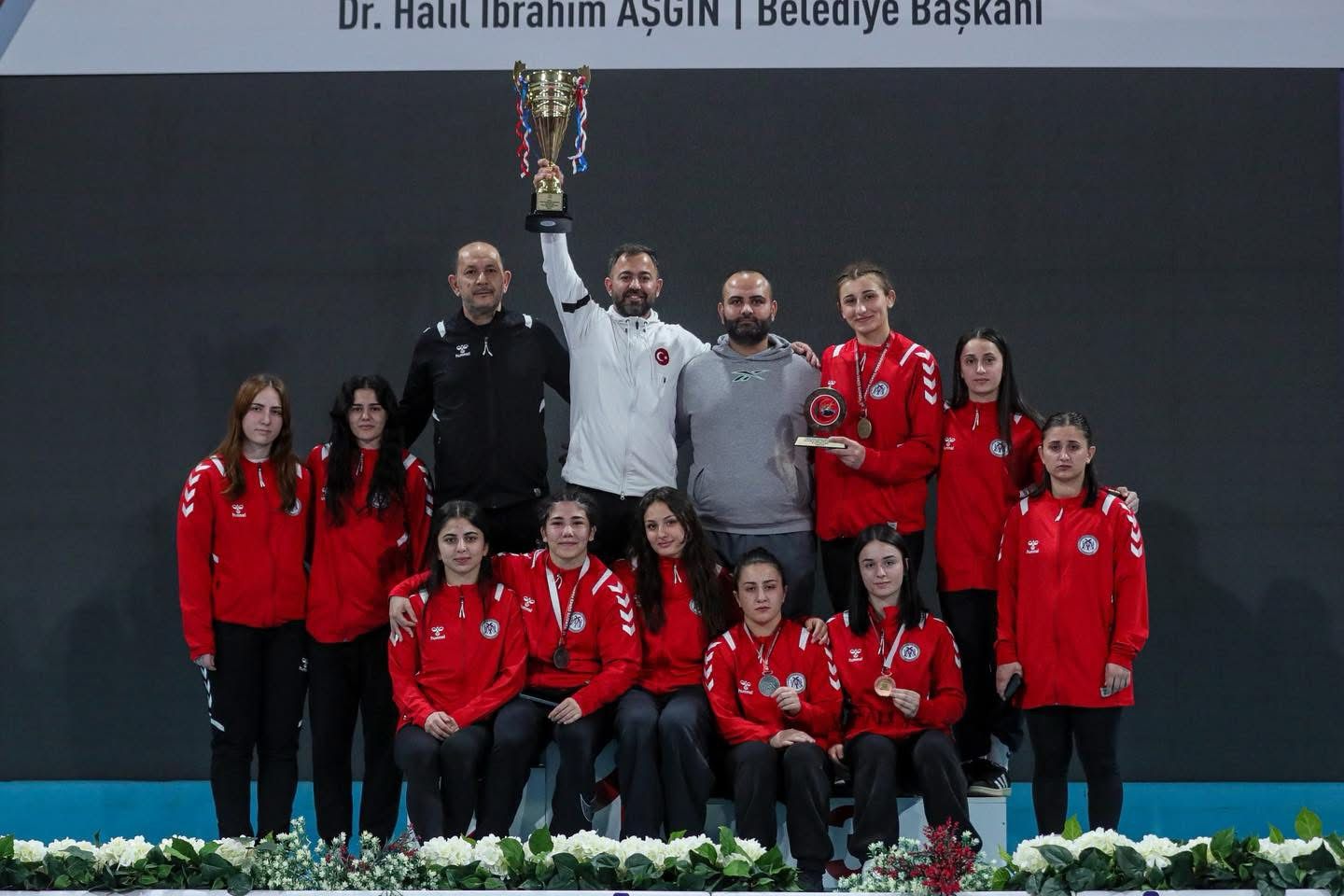 Çorum’daki U20 Kadınlar Türkiye Güreş Şampiyonası’nda Erzincanlı sporcular 1 altın,