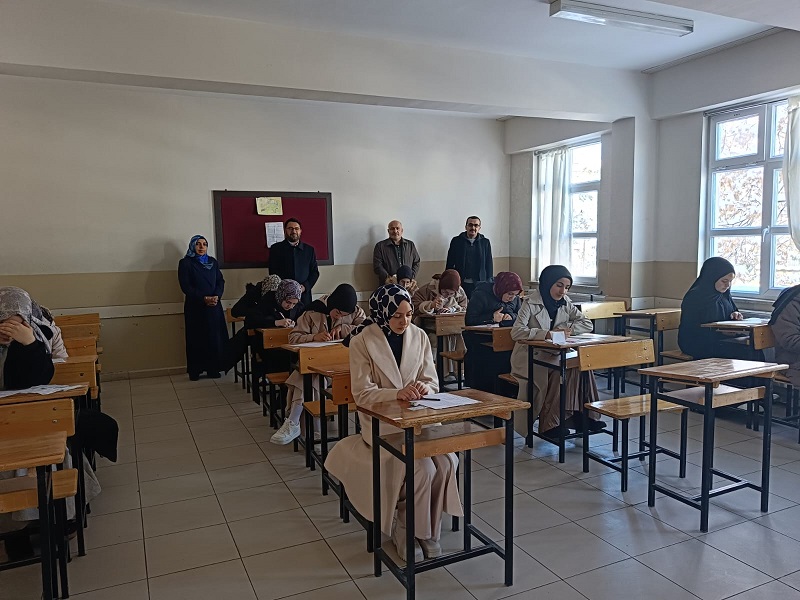 Erzincan’da ‘2025 Yılı Lise ve Üniversite Öğrencilerine Yönelik “Umre Ödüllü