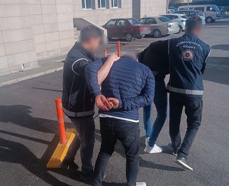 Erzincan polisinin yaptığı çalışma neticesinde yasa dışı yollardan ülkeye ve