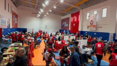 Refahiye Kaymakamlığı koordinesinde hafta içi Erzincan Refahiye ilçesinde düzenlenen kan