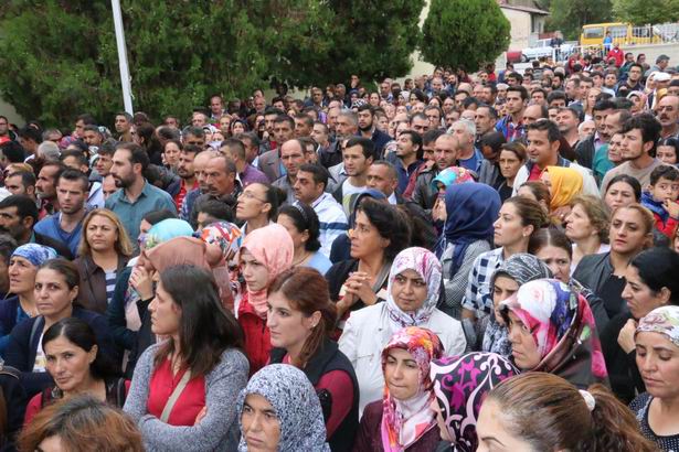 Sanayi, inşaat ve ticaret-hizmet sektörlerinde ücretli çalışan sayısı, şubatta geçen