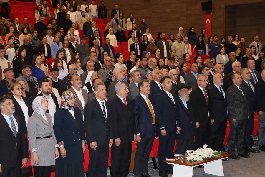 Erzincan Binali Yıldırım Üniversitesinde Ahmet Uğurlu Dede Vefa Etkinliği gerçekleştirildi.