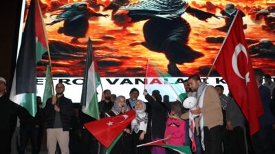 Yatsı namazı sonrası Terzi baba Camisinde toplanan platforma bağlı dernek