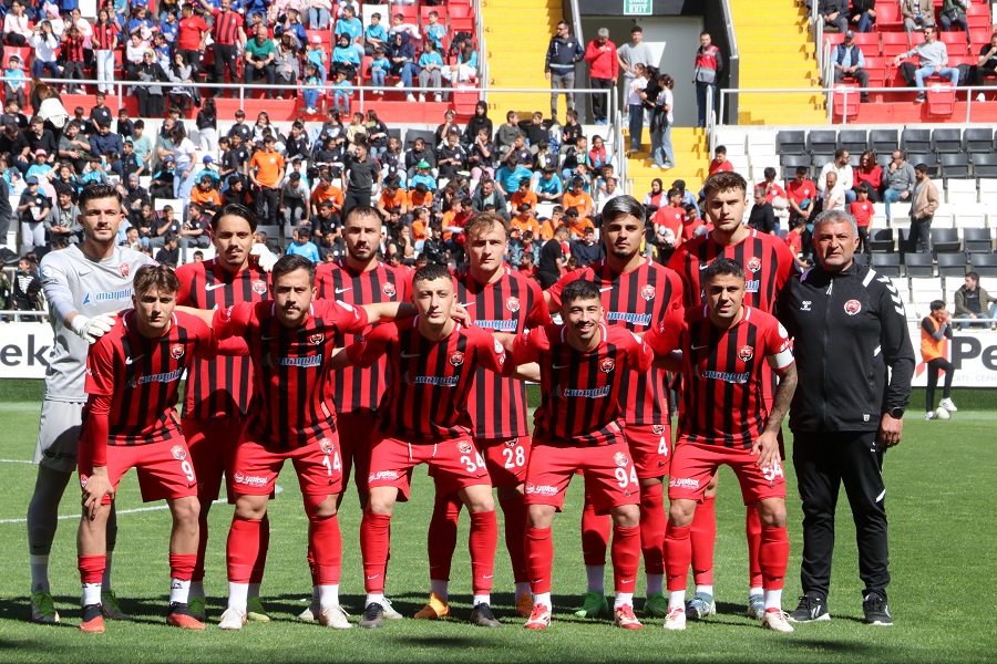 TFF 2. Lig Beyaz Gurupta mücadele eden 24Erzincanspor sahasında konuk