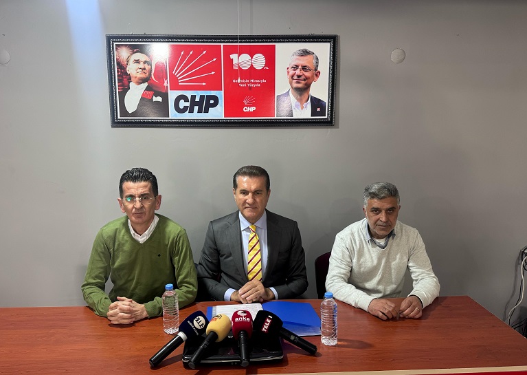 CHP Erzincan Milletvekili Mustafa Sarıgül, CHP Erzincan İl Başkanlığında basın
