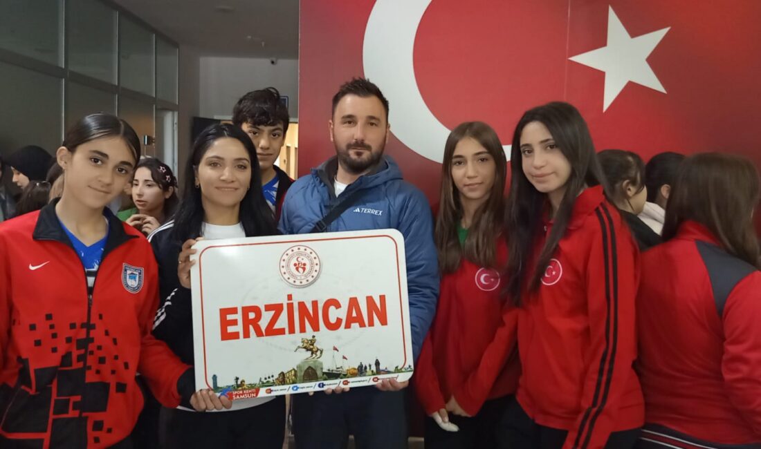 Şehit Ahmet Aytekin Ortaokulu ve Şehit Murat Bayram Ortaokulu öğrencileri,