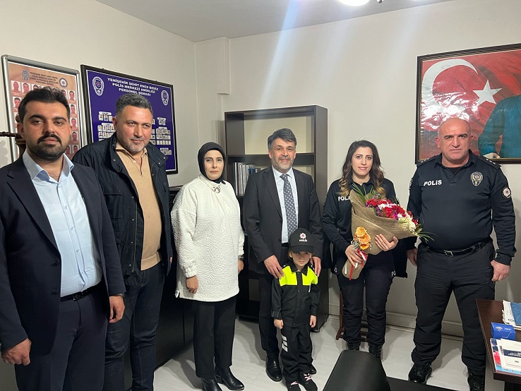 AK Parti Erzincan İl Başkanı Alpay Kabadayı, kızı Elif ve