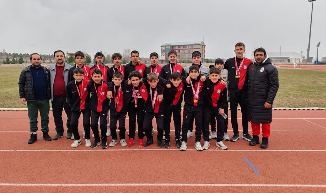 İMKB Erzincan Müşir Zeki Paşa Ortaokulu, Erzurum'da düzenlenen Atletizm Yıldızlar