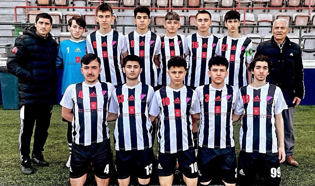 Güngören Belediye Stadı’nda oynanan İstanbul Gençlergücüspor Yedikulespor U-17 ligi maçı