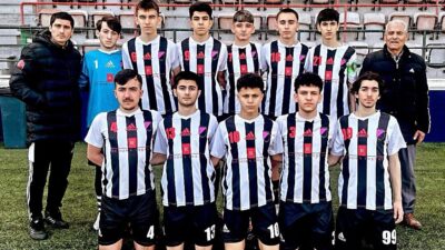 Güngören Belediye Stadı’nda oynanan İstanbul Gençlergücüspor Yedikulespor U-17 ligi maçı