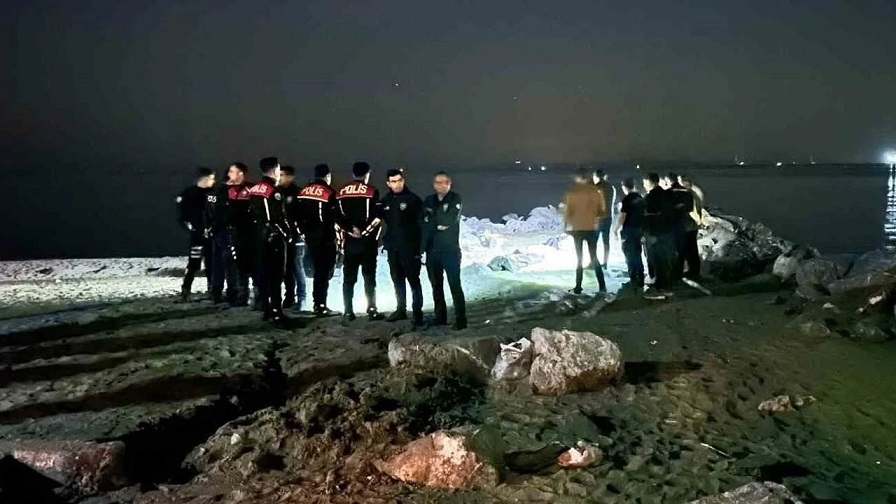 Hatay’ın Arsuz ilçesinde oltasına balık takılınca denize giren Bedri A.,