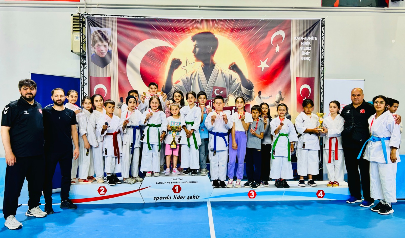 Erzincanlı karateciler Trabzon’da düzenlenen Şehit Eren Bülbül İller Arası Karate
