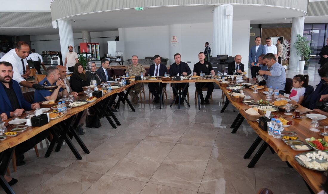 Erzincan’da İl Emniyet Müdürlüğü tarafından Şehit Ailelerine yönelik düzenlenen kahvaltı
