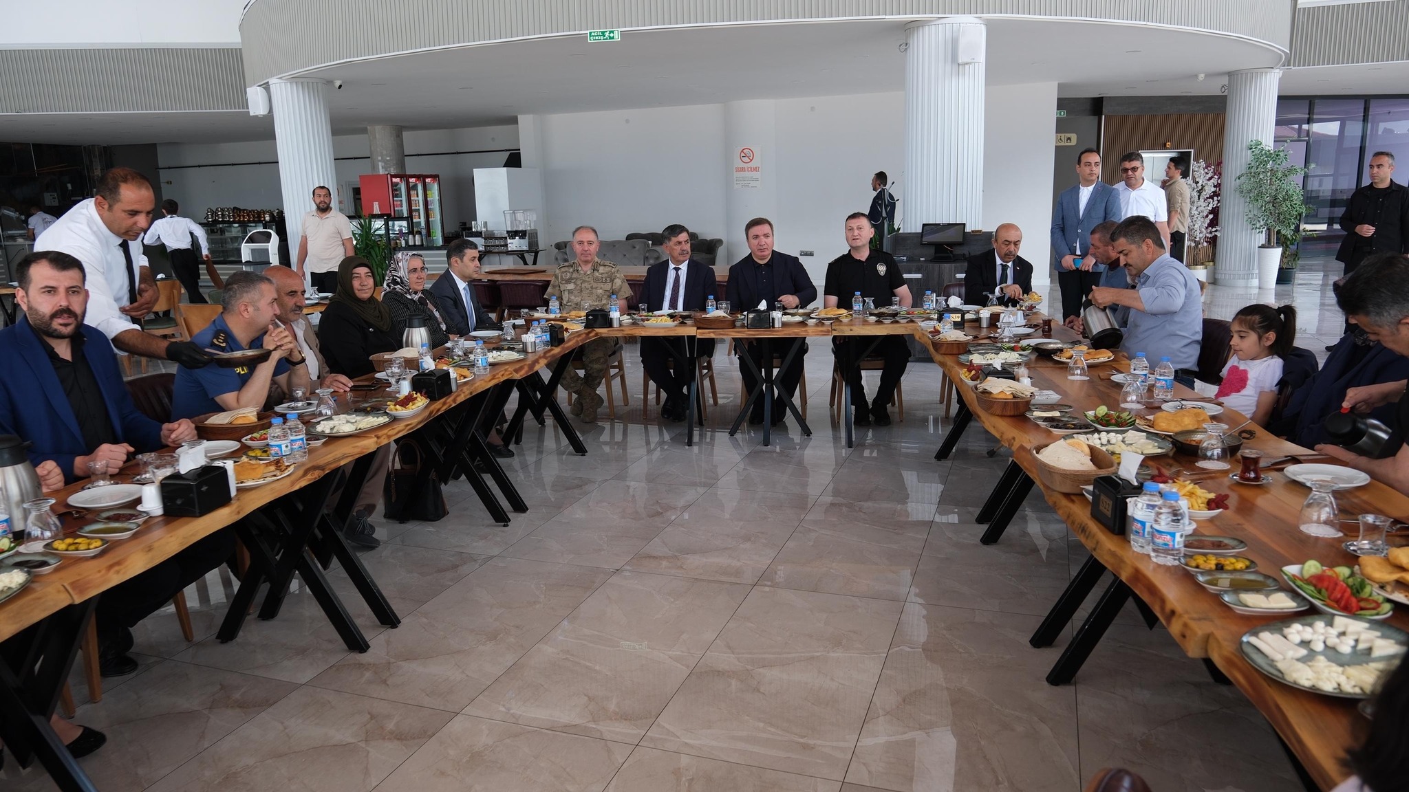 Erzincan’da İl Emniyet Müdürlüğü tarafından Şehit Ailelerine yönelik düzenlenen kahvaltı