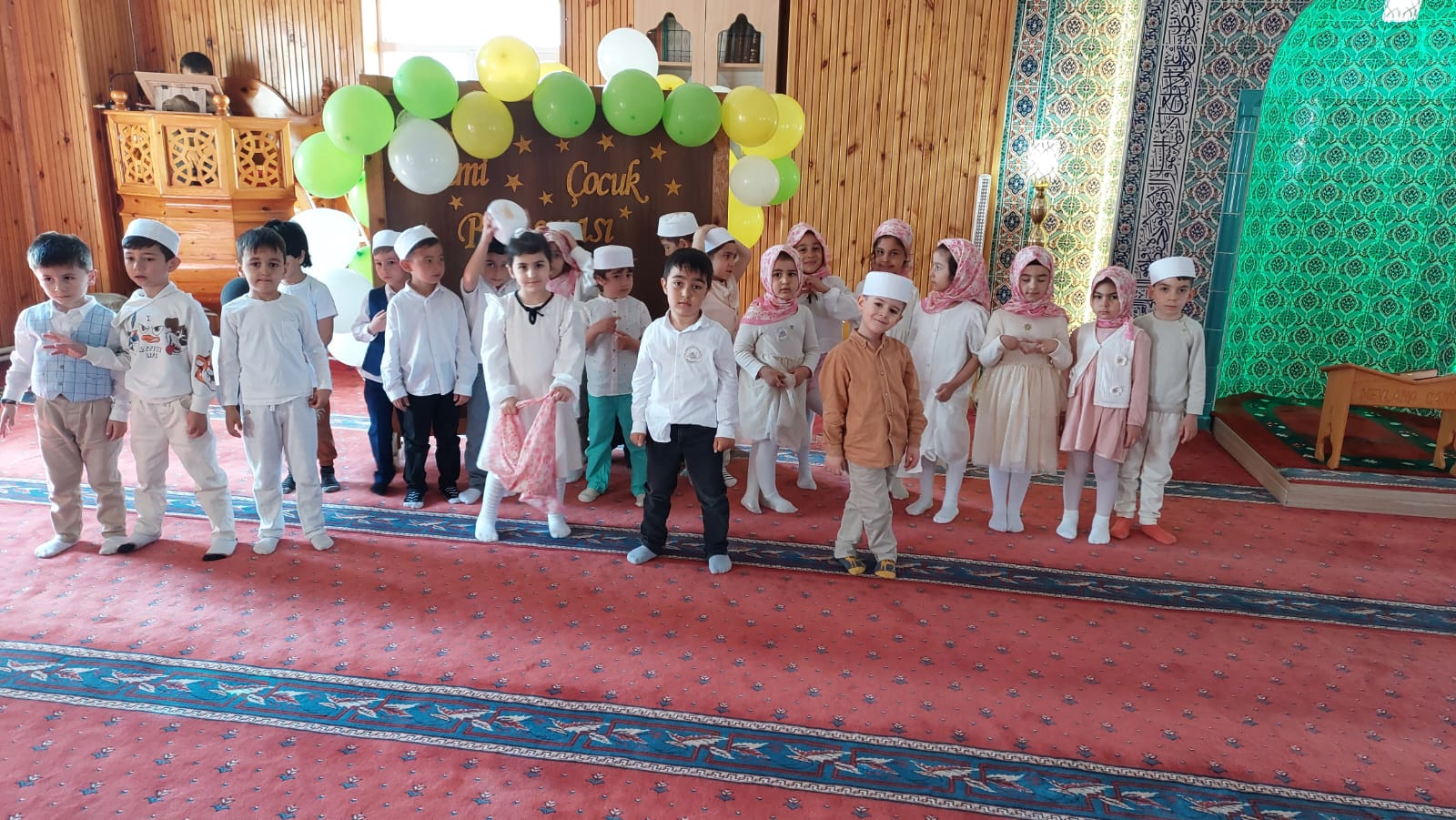 Diyanet İşleri başkanlığının "Şehirlerin Kalbi Camide Buluşuyoruz, Cami-Çocuk Buluşması" projesi