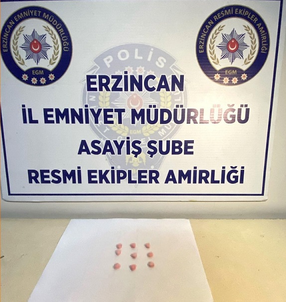 Uyuşturucu ile mücadelesini aralıksız sürdüren Erzincan Polisi gerçekleştirdiği sabit yol