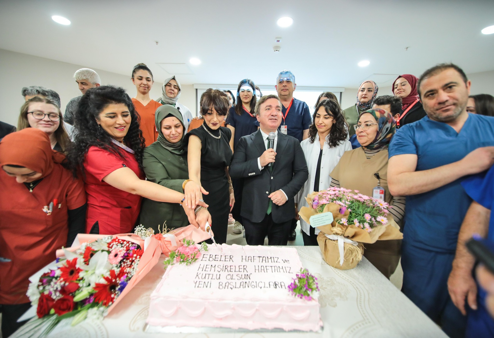 Mengücek Gazi Eğitim ve Araştırma Hastanesi'nde "Ebeler ve Hemşireler Haftası"