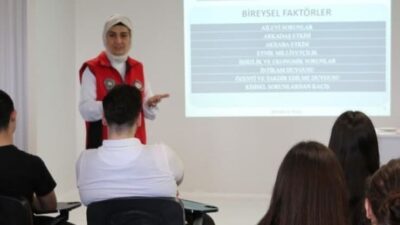 Erzincan Polisi “Gençlik ve Güvenli Gelecek” projesi kapsamında ortaöğretim kurumlarına