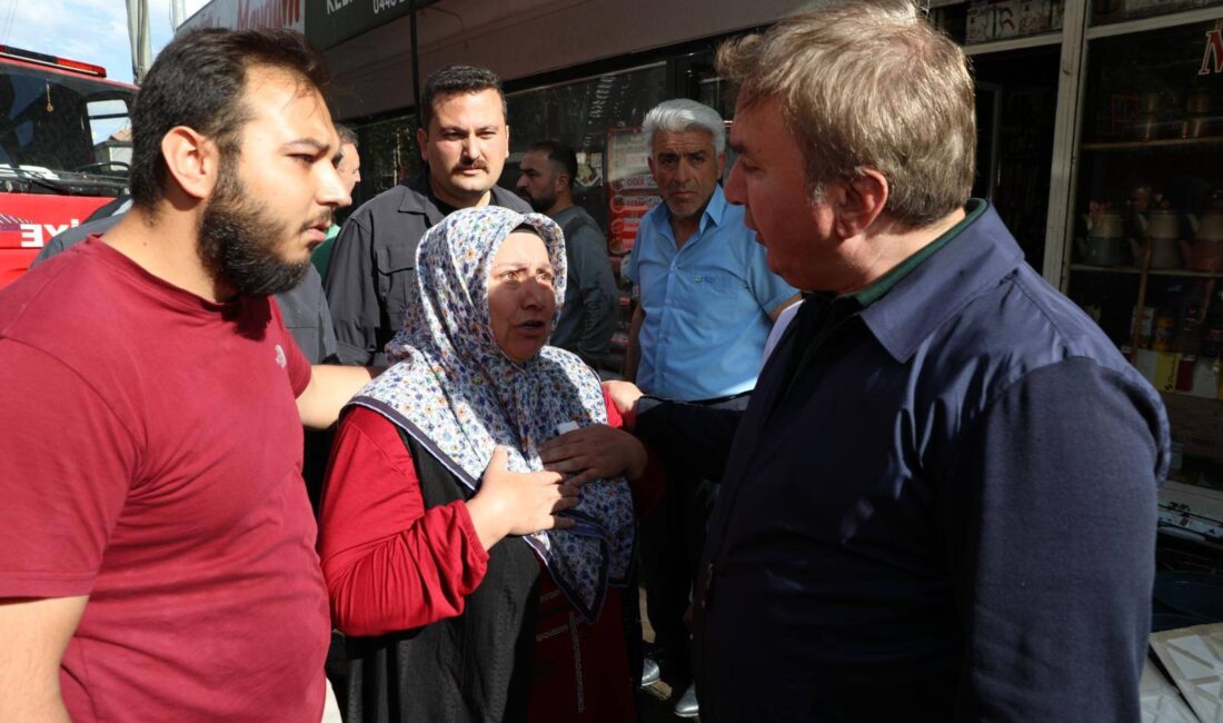 Erzincan’ın Tarihi Buğday Meydanı’nda meydana gelen yangında esnafın yanında olan