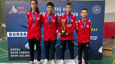 Erzincan İl Özel İdaresi Spor U13 Badminton Takımı, Bursa'da hem