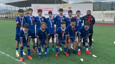 Erzincan ANALİG Erkek Futbol Takımı, Ardahan'daki grup maçlarını lider tamamlayarak