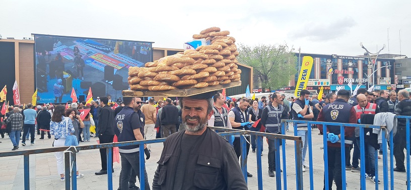 Erzincan’da öğlen saatlerinde bir araya gelen birçok STK eski terminal