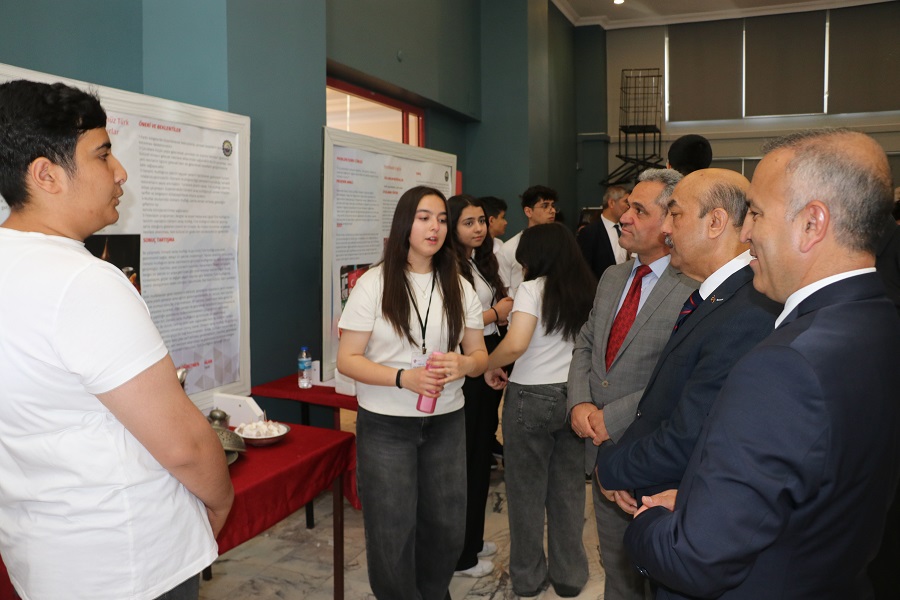 Erzincan’da Mesleki ve Teknik Anadolu Lisesi'nde TUBİTAK 4006 Bilim Fuarı