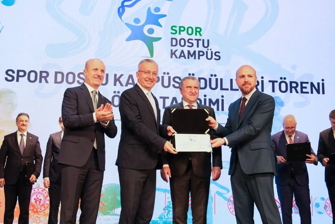 Erzincan Binali Yıldırım Üniversitesi Rektörü Prof. Dr. Akın Levent, Recep