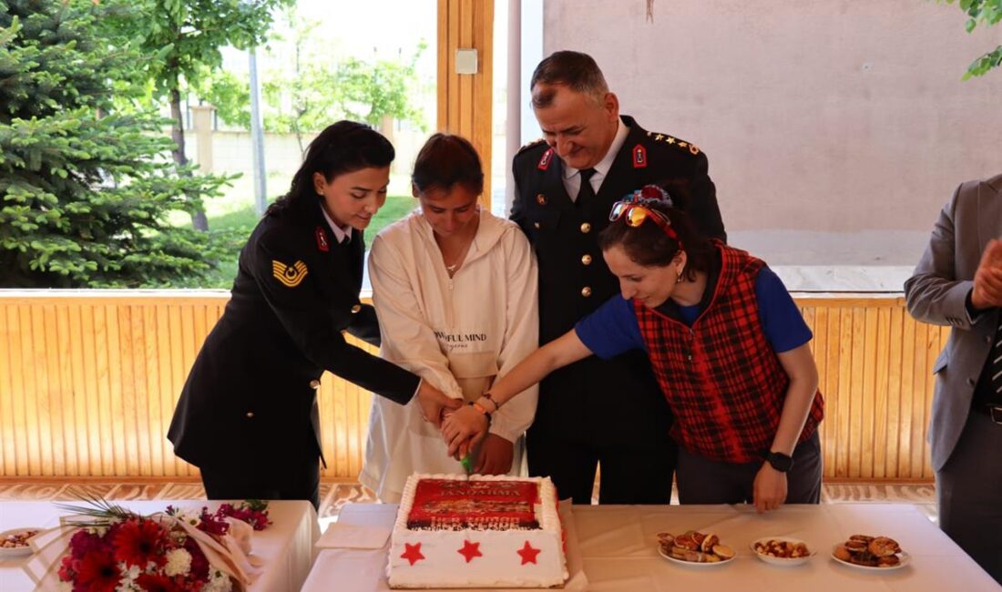 Erzincan İl Jandarma Komutan Yardımcısı Jandarma Albay Ahmet Koçdemir ve
