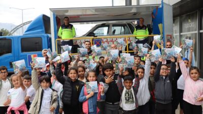 "Bir Kural Bir Ömür" mottosuyla ülke genelinde kutlanan Karayolu Trafik