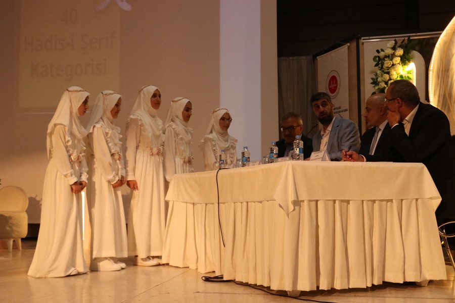 Hafta içi gerçekleştirilen Hadis-i Şerif Ezberden Okuma Yarışması 40 hadis-i