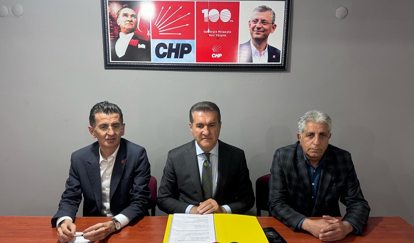 CHP Erzincan Milletvekili Mustafa Sarıgül, CHP Erzincan İl Başkanlığında bir