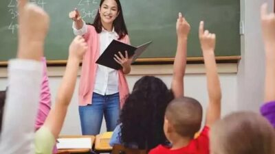 Milli Eğitim Bakanlığı (MEB), kadrolu öğretmenlerin 2024 yılı il içi