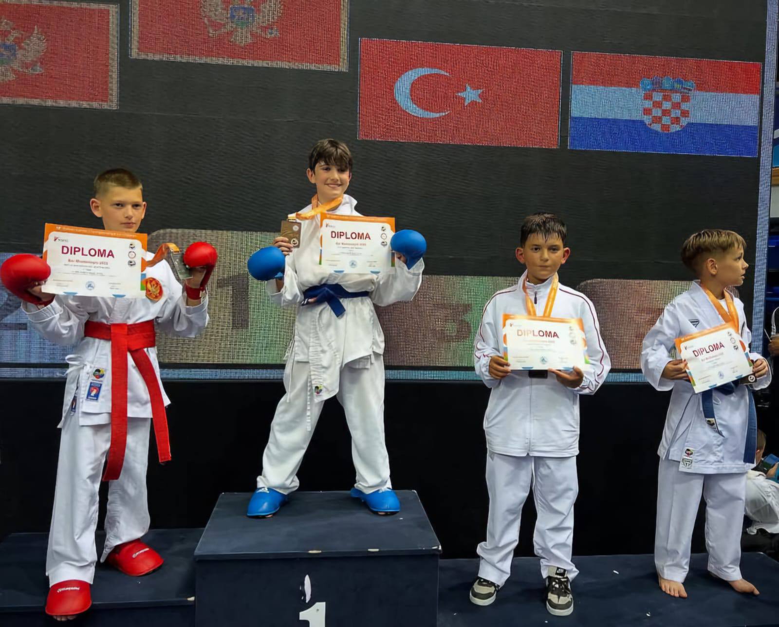 2014 doğumlu Erzincanlı milli karateci Enes Talha Öğütçü, Karadağ'da düzenlenen