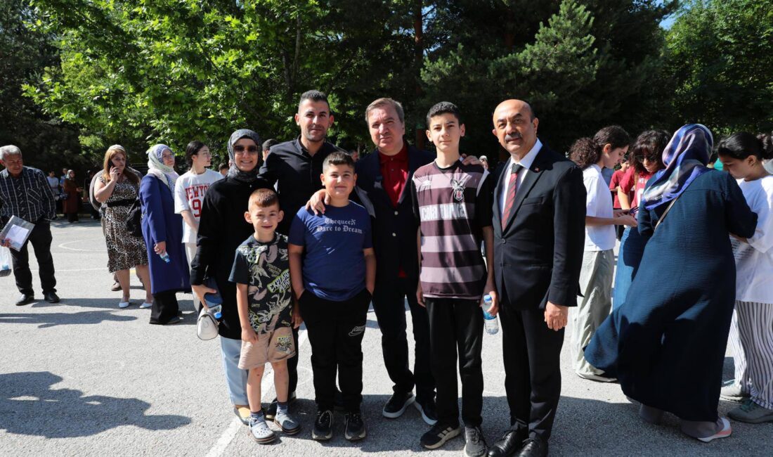 Erzincan merkezde 7 ve 8 ilçede toplam 15 okulda gerçekleştirilen